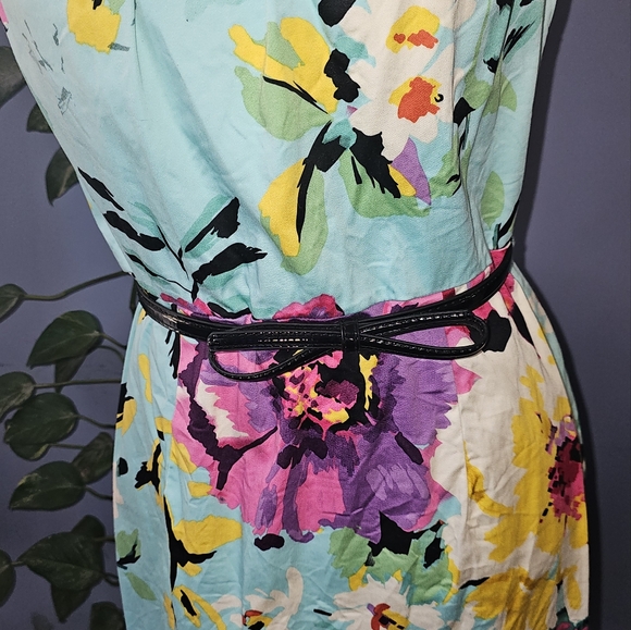 Floral knee length dress - Picture 2 of 8